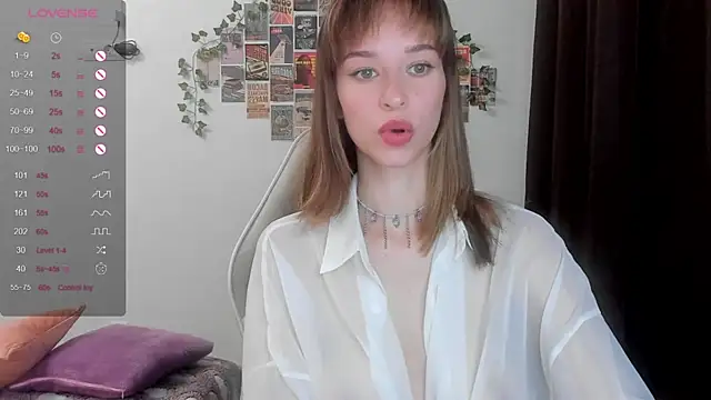 Snapshot of _Alissaa chatting on December 4, 2025, 11:41 am Alissaa online show from December 4, 2025, 11:41 am