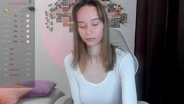 Snapshot of _Alissaa chatting on December 19, 2025, 10:44 am Alissaa online show from December 19, 2025, 10:44 am