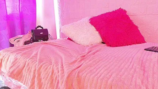 Snapshot of Baby_kinky-- chatting on October 3, 2025, 2:14 pm Baby kinky-- online show from October 3, 2025, 2:14 pm