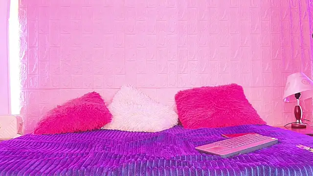 Snapshot of Baby_kinky-- chatting on October 20, 2025, 2:17 pm Baby kinky-- online show from October 20, 2025, 2:17 pm