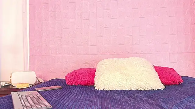 Snapshot of Baby_kinky-- chatting on October 21, 2025, 2:18 pm Baby kinky-- online show from October 21, 2025, 2:18 pm