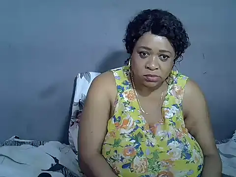 BUSTY QUEEEN online show from November 27, 2025, 10:50 am