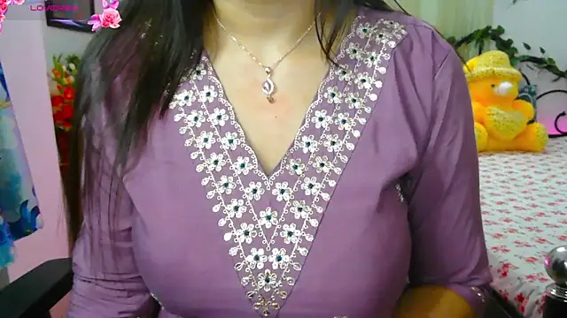 Snapshot of WildDimpi_0 chatting on October 19, 2025, 10:54 pm WildDimpi 0 online show from October 19, 2025, 10:54 pm
