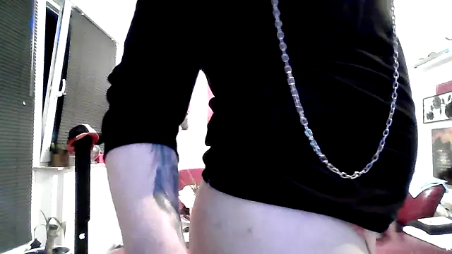 Snapshot of hellgirl1980 chatting on September 9, 2025, 2:44 am hellgirl1980 online show from September 9, 2025, 2:44 am