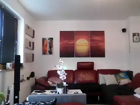 Snapshot of hellgirl1980 chatting on October 7, 2025, 2:14 pm hellgirl1980 online show from October 7, 2025, 2:14 pm