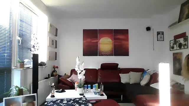 Snapshot of hellgirl1980 chatting on October 15, 2025, 1:33 pm hellgirl1980 online show from October 15, 2025, 1:33 pm