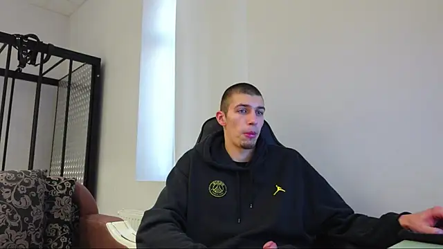 Snapshot of Ryan_Dozer chatting on November 15, 2025, 7:27 am Ryan Dozer online show from November 15, 2025, 7:27 am