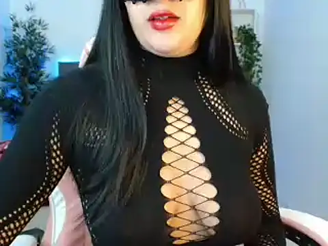 Snapshot of luna_san0 chatting on October 30, 2025, 5:46 pm luna san0 online show from October 30, 2025, 5:46 pm