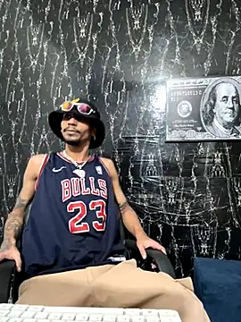 carl jhonson821 online show from November 21, 2025, 5:11 pm