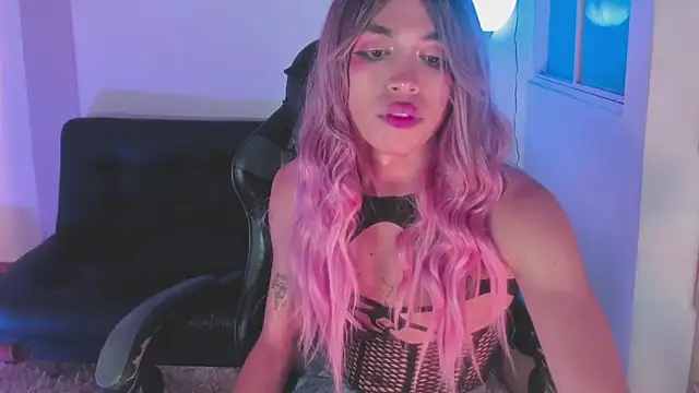 Nikkita Dragon online show from November 14, 2025, 1:59 am