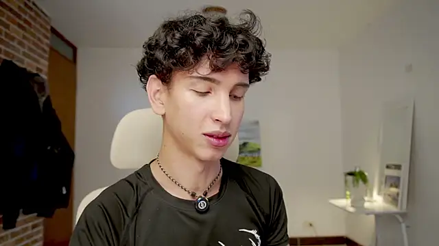 Snapshot of boream chatting on December 15, 2025, 1:37 pm boream online show from December 15, 2025, 1:37 pm