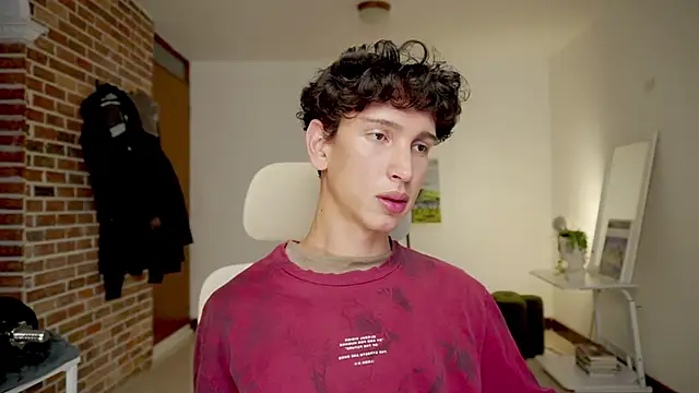 Snapshot of boream chatting on December 16, 2025, 11:15 am boream online show from December 16, 2025, 11:15 am