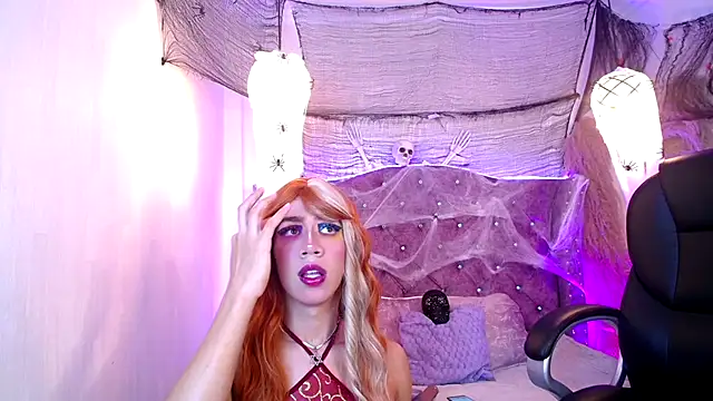 Eva Walker  online show from October 28, 2025, 10:56 pm