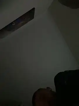 Snapshot of Johnclips2 chatting on December 17, 2025, 4:18 am Johnclips2 online show from December 17, 2025, 4:18 am