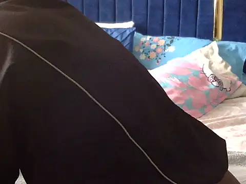 Playroom queen online show from December 18, 2025, 11:05 am