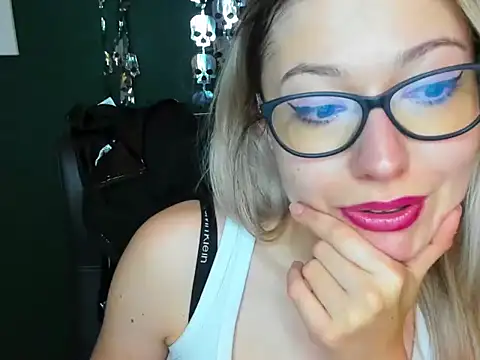 loveHeidi online show from October 29, 2025, 9:22 am