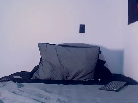 MASTER PIG FARMER online show from September 19, 2025, 8:20 pm