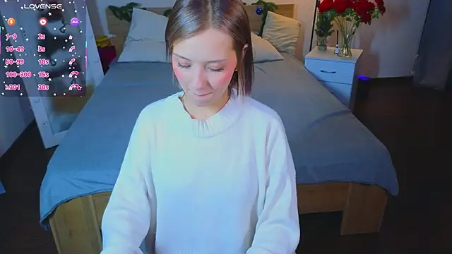 Snapshot of LumMina chatting on December 22, 2025, 9:50 am LumMina online show from December 22, 2025, 9:50 am