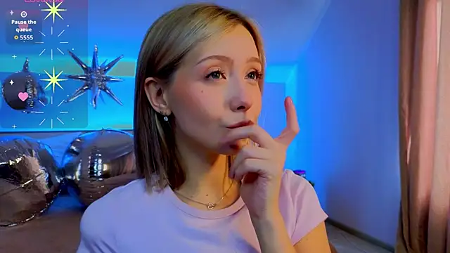 Snapshot of LumMina chatting on April 5, 2026, 1:58 am LumMina online show from April 5, 2026, 1:58 am