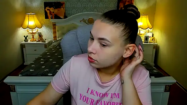 Snapshot of OmniaSher chatting on October 10, 2025, 9:19 am OmniaSher online show from October 10, 2025, 9:19 am