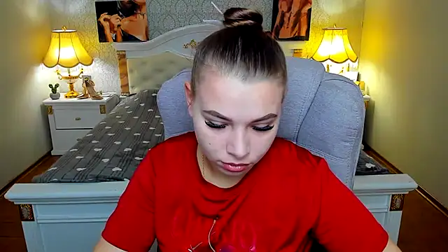 Snapshot of OmniaSher chatting on October 19, 2025, 8:59 am OmniaSher online show from October 19, 2025, 8:59 am