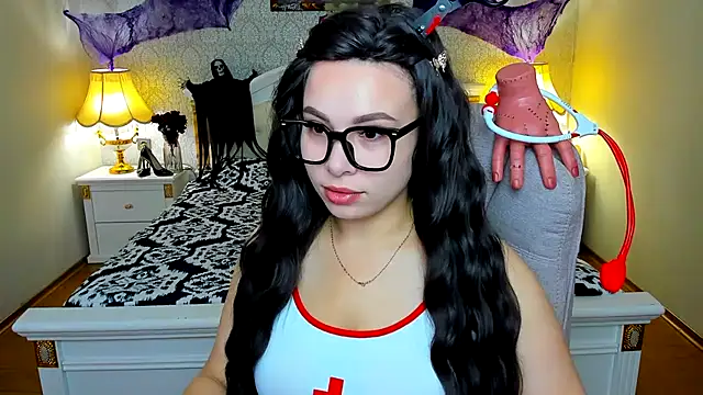 Snapshot of OmniaSher chatting on October 30, 2025, 11:00 am OmniaSher online show from October 30, 2025, 11:00 am