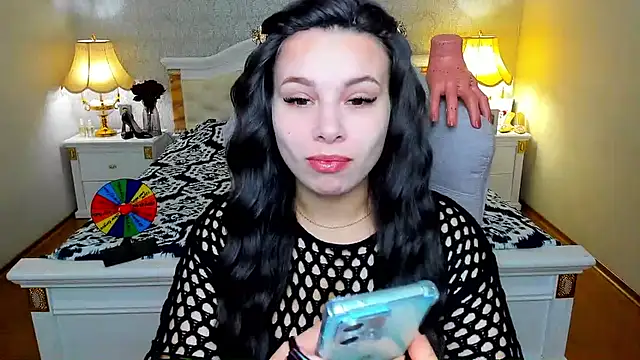 Snapshot of OmniaSher chatting on November 13, 2025, 10:25 am OmniaSher online show from November 13, 2025, 10:25 am