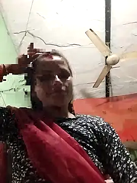 KIRTI12 HOT online show from September 28, 2025, 3:50 pm