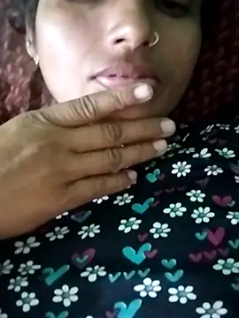 Snapshot of KIRTI12_HOT chatting on October 19, 2025, 5:24 pm KIRTI12 HOT online show from October 19, 2025, 5:24 pm