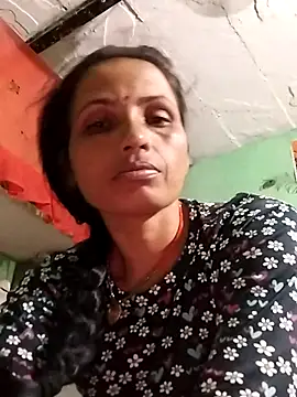 KIRTI12 HOT online show from July 3, 2026, 4:35 pm