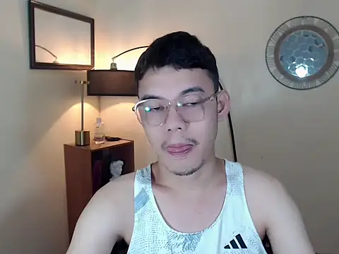 Snapshot of keirflorianxx chatting on September 24, 2025, 3:37 pm keirflorianxx online show from September 24, 2025, 3:37 pm