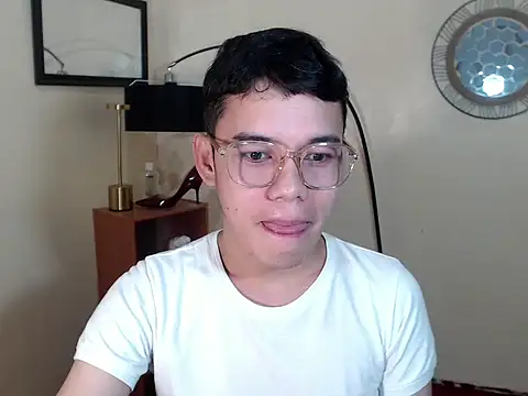 Snapshot of keirflorianxx chatting on October 3, 2025, 10:23 am keirflorianxx online show from October 3, 2025, 10:23 am