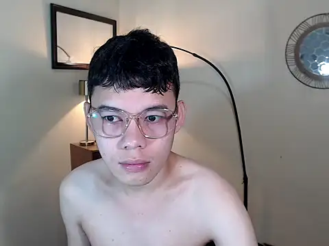 Snapshot of keirflorianxx chatting on October 7, 2025, 12:46 pm keirflorianxx online show from October 7, 2025, 12:46 pm