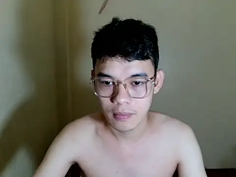 Snapshot of keirflorianxx chatting on October 11, 2025, 7:56 pm keirflorianxx online show from October 11, 2025, 7:56 pm