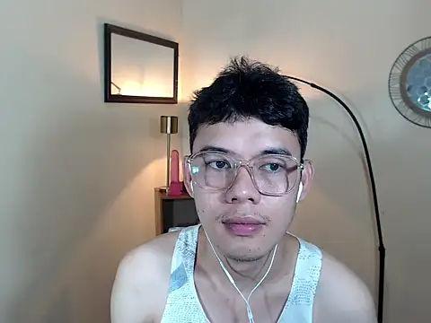 Snapshot of keirflorianxx chatting on October 14, 2025, 5:41 am keirflorianxx online show from October 14, 2025, 5:41 am