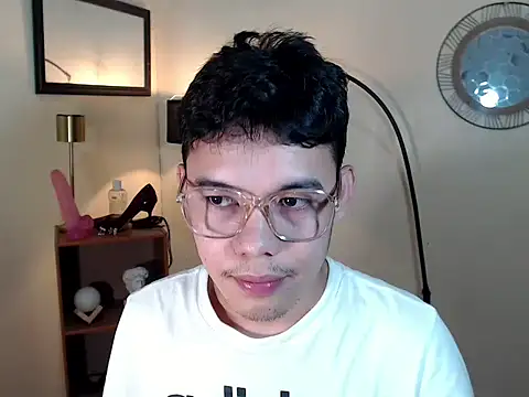 Snapshot of keirflorianxx chatting on October 18, 2025, 2:03 am keirflorianxx online show from October 18, 2025, 2:03 am