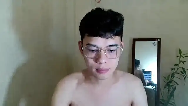 Snapshot of keirflorianxx chatting on October 23, 2025, 12:54 am keirflorianxx online show from October 23, 2025, 12:54 am