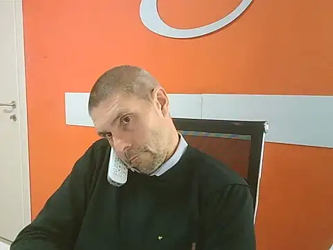 Snapshot of max79ve31 chatting on October 24, 2025, 12:45 pm max79ve31 online show from October 24, 2025, 12:45 pm