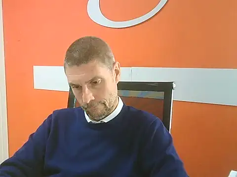 Snapshot of max79ve31 chatting on October 28, 2025, 1:14 pm max79ve31 online show from October 28, 2025, 1:14 pm