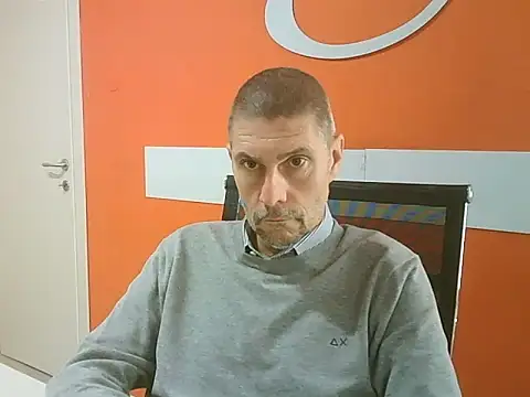 Snapshot of max79ve31 chatting on November 12, 2025, 12:27 pm max79ve31 online show from November 12, 2025, 12:27 pm