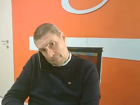 Snapshot of max79ve31 chatting on November 17, 2025, 11:38 am max79ve31 online show from November 17, 2025, 11:38 am