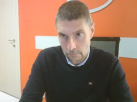 Snapshot of max79ve31 chatting on December 15, 2025, 12:09 pm max79ve31 online show from December 15, 2025, 12:09 pm