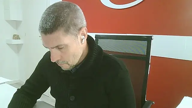 Snapshot of max79ve31 chatting on January 7, 2026, 11:34 am max79ve31 online show from January 7, 2026, 11:34 am