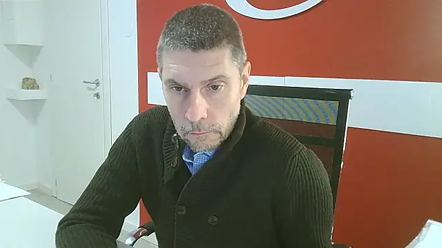 Snapshot of max79ve31 chatting on January 9, 2026, 9:01 am max79ve31 online show from January 9, 2026, 9:01 am