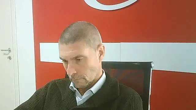 Snapshot of max79ve31 chatting on January 14, 2026, 12:00 pm max79ve31 online show from January 14, 2026, 12:00 pm