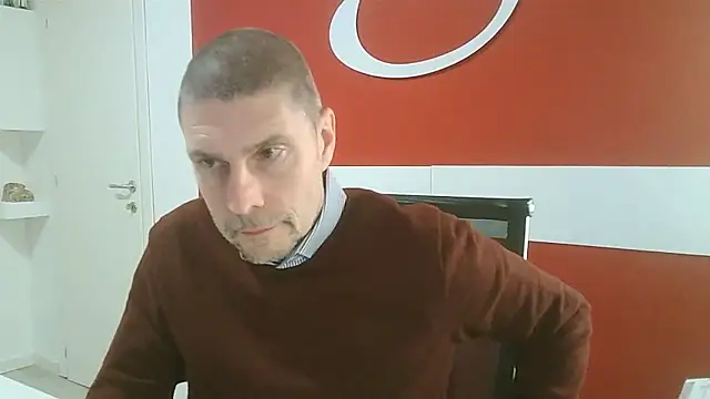 Snapshot of max79ve31 chatting on January 15, 2026, 1:26 pm max79ve31 online show from January 15, 2026, 1:26 pm