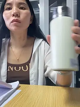 xiaonan- online show from September 19, 2025, 12:34 am