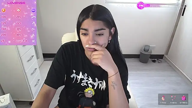 Snapshot of amarasilk_ chatting on February 2, 2026, 5:44 pm amarasilk online show from February 2, 2026, 5:44 pm