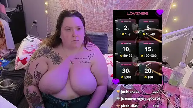Snapshot of brookenicole3003 chatting on April 17, 2026, 2:47 am brookenicole3003 online show from April 17, 2026, 2:47 am