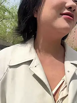 Fengbaby-555 online show from April 12, 2026, 2:27 am